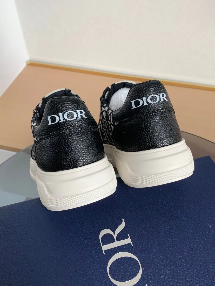 Factory price 420⌚️⌚️[Dior] Dior's new men's genuine leather casual shoes, the highest version on the market, any comparison is welcome🆚! The original leather has excellent texture and is super high-end! Fetal sheep net lining imported from Italy, removable pad! Luxurious materials and fine workmanship, highly recommended! Code number: 38-444⃣️Color optional